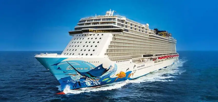 Des croisiéristes blessés par des vents violents 4 Des croisiéristes blessés par des vents violents - 3