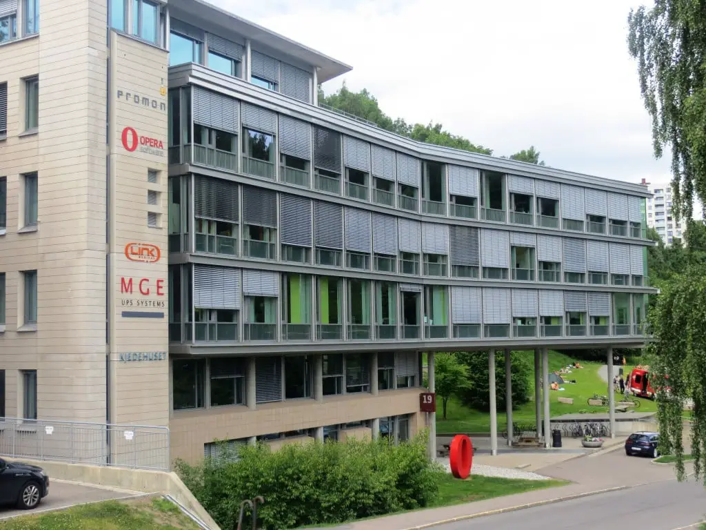 Les entreprises chinoises font une offre pour Opera 4 Les entreprises chinoises font une offre pour Opera - 3