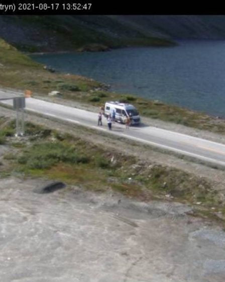 PHOTO : Incendie de voiture éteint dans le tunnel d'Oppljo - cinq personnes sont soignées par le personnel de santé 11 PHOTO : Incendie de voiture éteint dans le tunnel d'Oppljo - cinq personnes sont soignées par le personnel de santé - 10