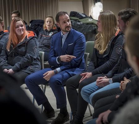 SAR Haakon a rencontré l'équipe de Christian Radich 2 SAR Haakon a rencontré l'équipe de Christian Radich - 1