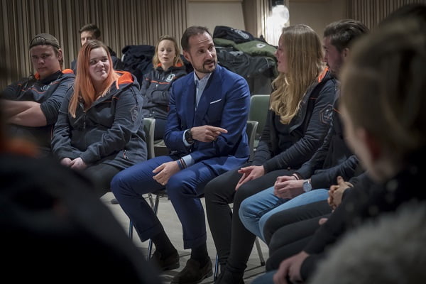 SAR Haakon a rencontré l'équipe de Christian Radich 4 SAR Haakon a rencontré l'équipe de Christian Radich - 3