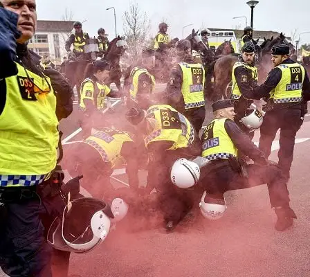 Six Norvégiens arrêtés après une manifestation nazie en Suède 5 Six Norvégiens arrêtés après une manifestation nazie en Suède - 4