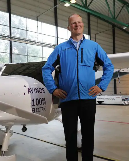 Solvik-Olsen lance une école de pilotage aux États-Unis 2 Solvik-Olsen lance une école de pilotage aux États-Unis - 1