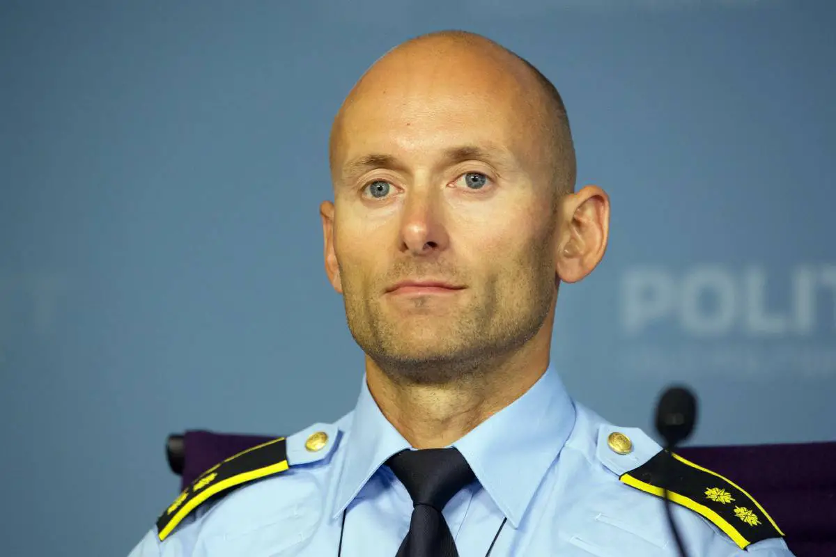 Des dizaines de jeunes attaquent la police à Oslo - deux personnes inculpées jusqu'à présent - 3