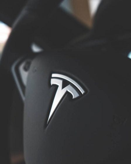 Une Tesla garée a pris feu dans un garage de Karmøy 17 Une Tesla garée a pris feu dans un garage de Karmøy - 16