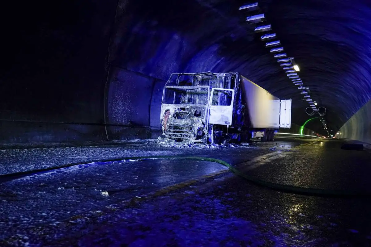 PHOTO : Fermeture du tunnel d'Oslofjord après l'incendie d'un camion - 3