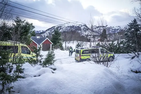 Une femme coincée sous un toit est décédée à Sunnmøre 4 Une femme coincée sous un toit est décédée à Sunnmøre - 3