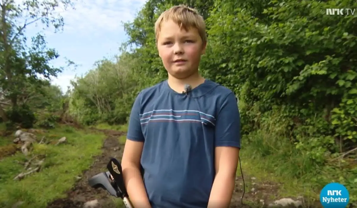 Un enfant de 12 ans cherche l'alliance de son grand-père à Inderøy - et en trouve une de l'époque romaine à la place 4 Un enfant de 12 ans cherche l'alliance de son grand-père à Inderøy - et en trouve une de l'époque romaine à la place - 3
