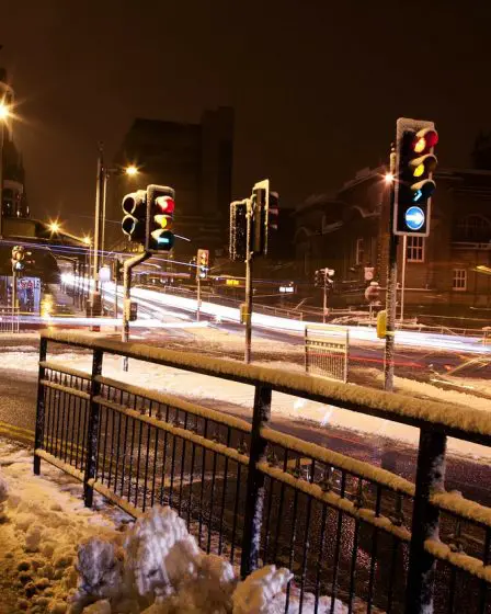Patinoire sur la route à plusieurs endroits 19 Patinoire sur la route à plusieurs endroits - 18