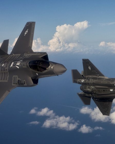 Nouveau livre : - Possibles coupes dans le budget des avions 20 Nouveau livre : - Possibles coupes dans le budget des avions - 19