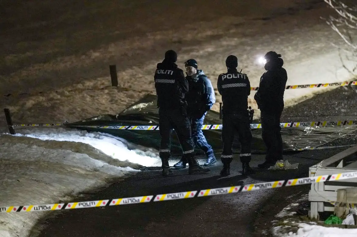 La police a abattu un homme portant une hache à Skjetten 4 La police a abattu un homme portant une hache à Skjetten - 3