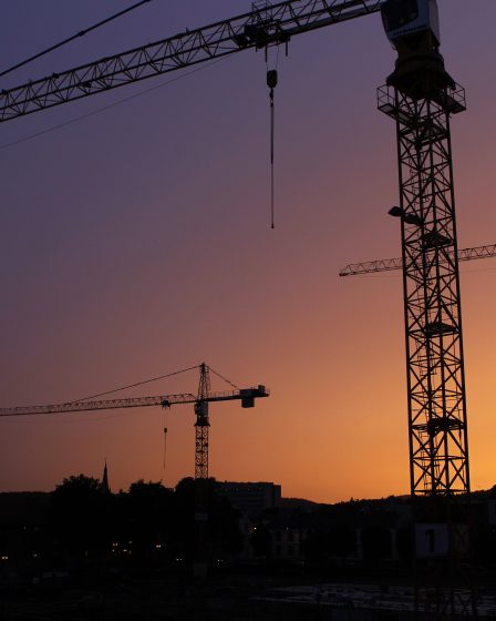 Forte baisse du nombre de postes vacants 26 Forte baisse du nombre de postes vacants - 25
