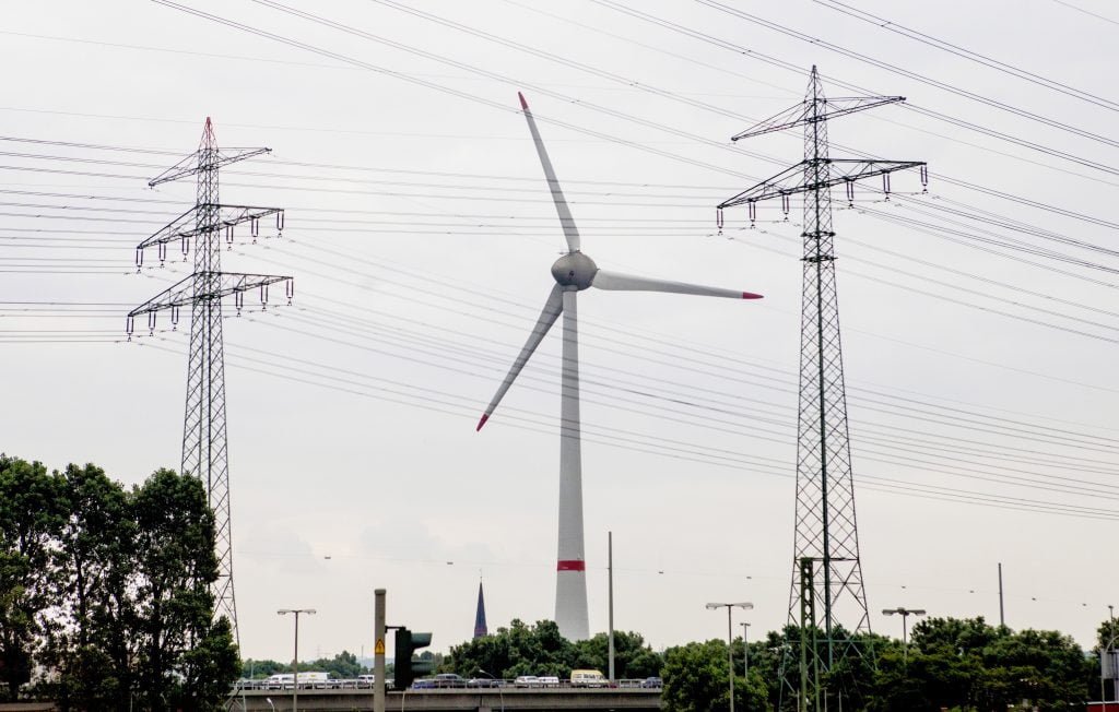 Rouge : Non aux parcs éoliens, oui à l'industrie verte 4 Rouge : Non aux parcs éoliens, oui à l'industrie verte - 3