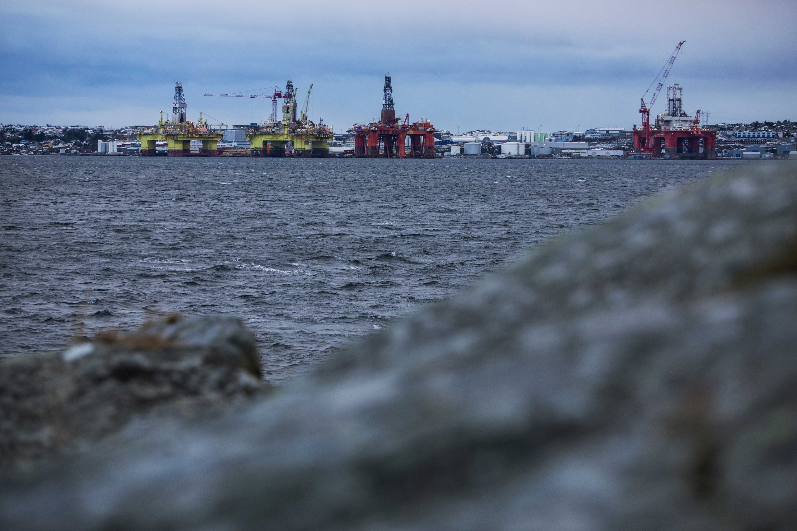 Plus de 30 000 suppressions d'emplois dans l'industrie pétrolière 4 Plus de 30 000 suppressions d'emplois dans l'industrie pétrolière - 3