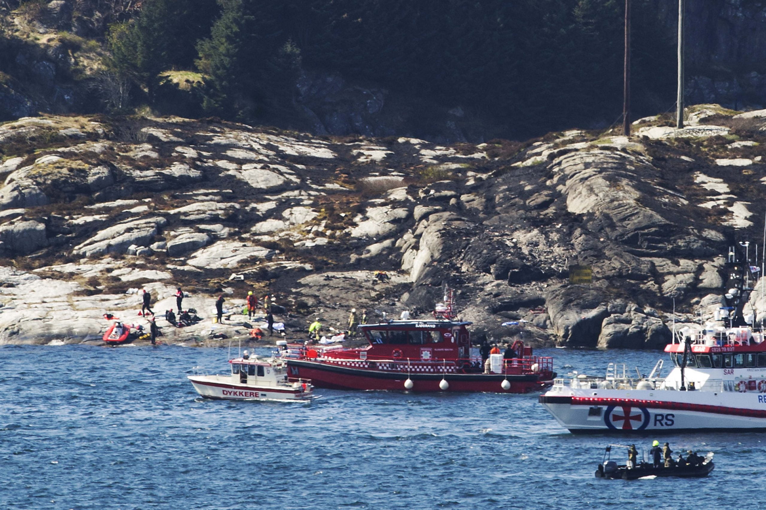 20 000 nécessite que Super Puma soit mis à la terre 4 20 000 nécessite que Super Puma soit mis à la terre - 3