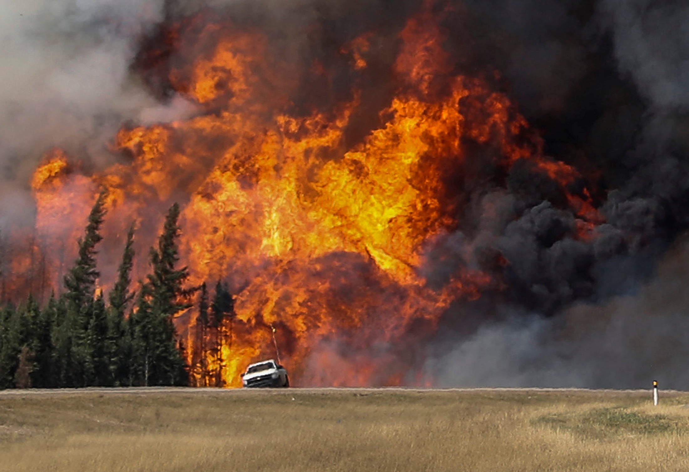 Statoil ferme une usine au Canada en raison d'incendies de forêt 4 Statoil ferme une usine au Canada en raison d'incendies de forêt - 3