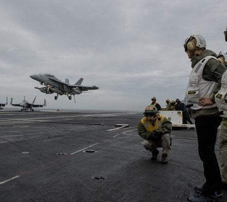 Non confirmé si le porte-avions américain transporte des armes nucléaires 12 Non confirmé si le porte-avions américain transporte des armes nucléaires - 11