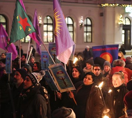 La violence à l'égard des femmes est un problème social majeur 14 La violence à l'égard des femmes est un problème social majeur - 13