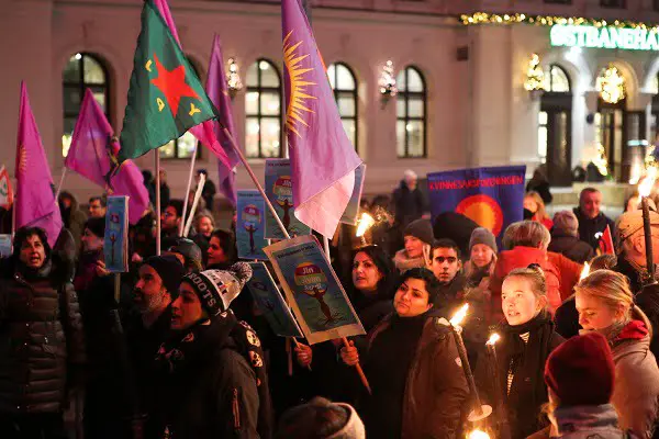 La violence à l'égard des femmes est un problème social majeur 4 La violence à l'égard des femmes est un problème social majeur - 3
