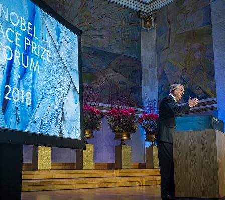 Al Gore reçoit une ovation debout à l'UiO 5 Al Gore reçoit une ovation debout à l'UiO - 4