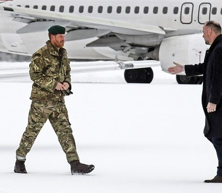 Le prince Harry visite des exercices militaires à Bardufoss 2 Le prince Harry visite des exercices militaires à Bardufoss - 1