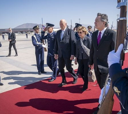 La garde d'honneur attendait le couple royal à Santiago 28 La garde d'honneur attendait le couple royal à Santiago - 27