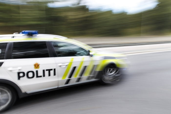 Un bus percuté à flanc de montagne à Årdal - le conducteur est décédé 4 Un bus percuté à flanc de montagne à Årdal - le conducteur est décédé - 3