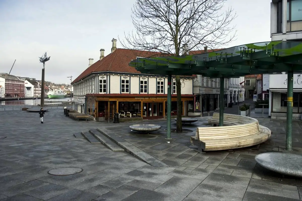 La police recherche deux hommes après un incident violent à Stavanger 4 La police recherche deux hommes après un incident violent à Stavanger - 3