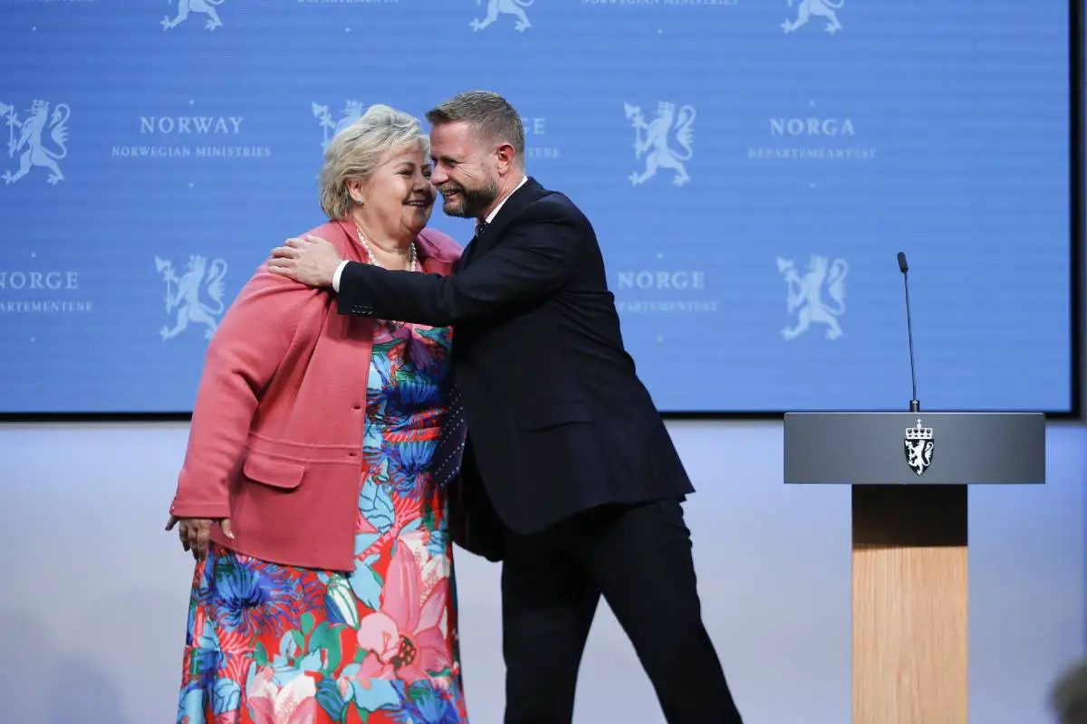 L'avertissement de Solberg : il n'est pas permis de danser à courte distance en ville ce soir - attendez demain - 3