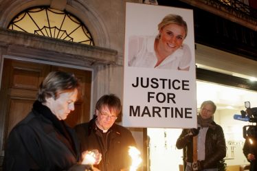 Dix ans après le meurtre, des détectives exhortent l'homme recherché à comparaître devant la justice - 16