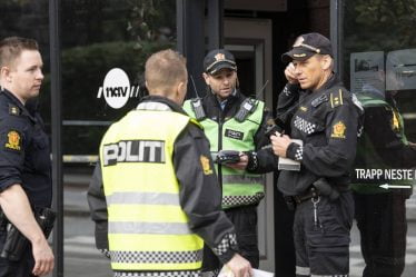 Une femme poignardée lors de l'attaque du NAV à Bergen décède des suites de ses blessures - un suspect accusé de meurtre - 16