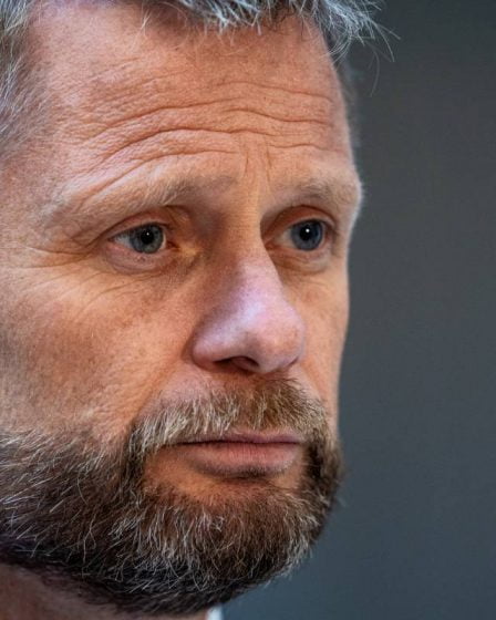 Le ministre de la Santé Høie ne pense pas que la Norvège devrait introduire des mesures corona nationales strictes - 23