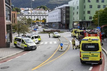 Deux personnes poignardées au bureau de NAV à Bergen, un auteur arrêté : « Nous fouillons le bâtiment » - 20
