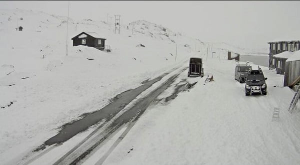 De la neige pour créer des conditions de conduite difficiles dans plusieurs régions du pays 4 De la neige pour créer des conditions de conduite difficiles dans plusieurs régions du pays - 3