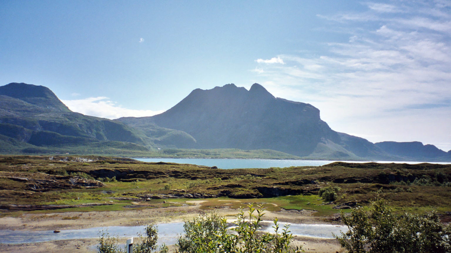 Une femme est morte dans une chute d'une montagne à Helgeland 4 Une femme est morte dans une chute d'une montagne à Helgeland - 3