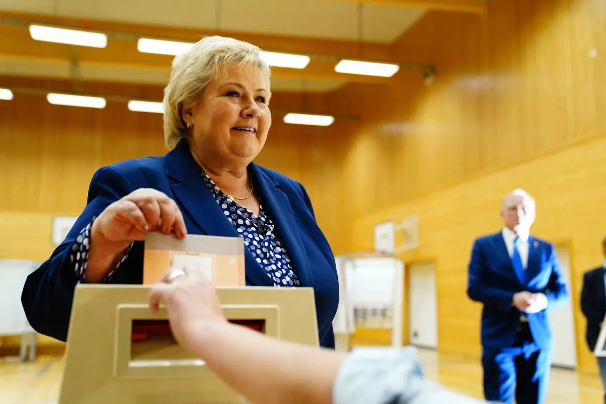 PHOTO : Erna Solberg vote à Bergen : "Je ne sais pas comment va se dérouler l'élection" - 7
