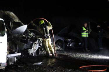 PHOTO : Cinq voitures ont brûlé à Oslo la nuit dernière – cause de l'incendie inconnue - 26
