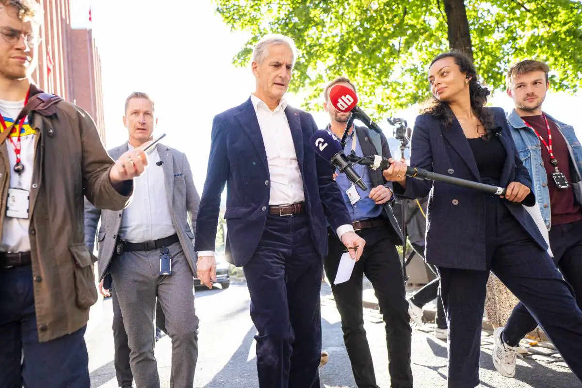 Telles sont les questions qui divisent le Parti travailliste, le Parti du centre et le Parti de la gauche socialiste 4 Telles sont les questions qui divisent le Parti travailliste, le Parti du centre et le Parti de la gauche socialiste - 3