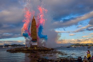Le feu de joie à Ålesund était de 36 mètres de haut - 16
