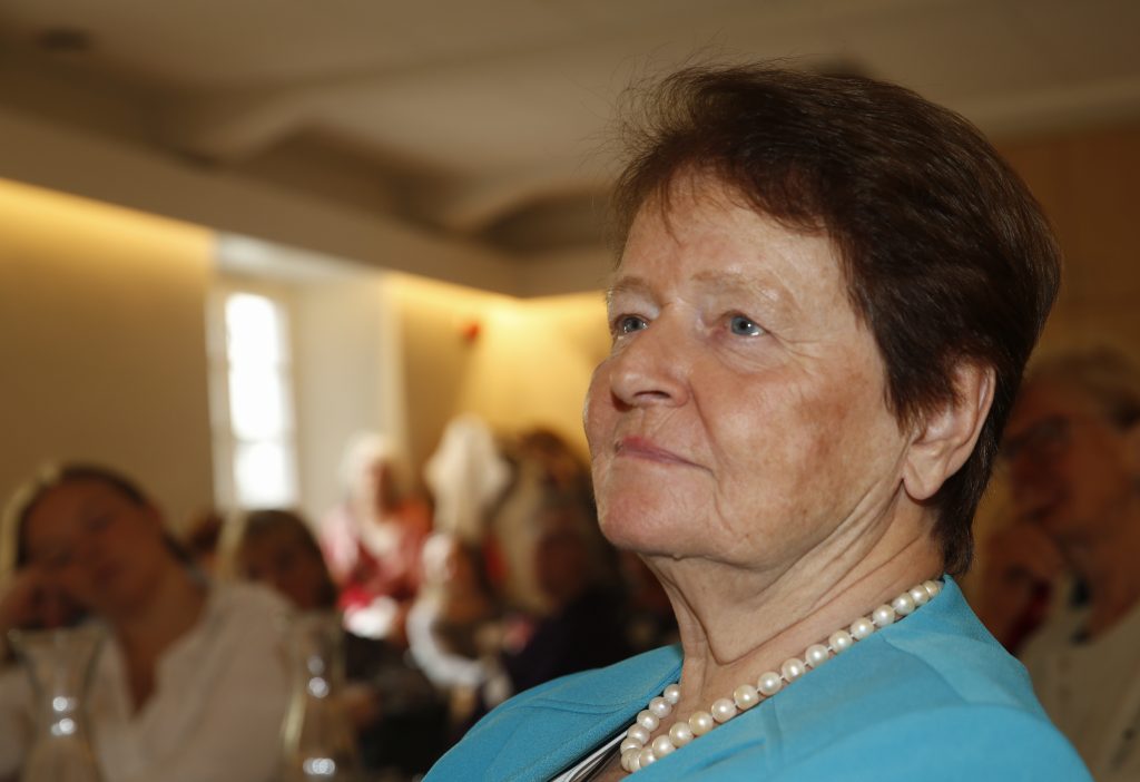 Gro Harlem Brundtland : Il en sera ainsi si les femmes dirigent le monde 4 Gro Harlem Brundtland : Il en sera ainsi si les femmes dirigent le monde - 3