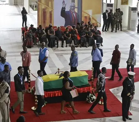 Les Ghanéens en deuil font leurs adieux avec Kofi Annan 2 Les Ghanéens en deuil font leurs adieux avec Kofi Annan - 1