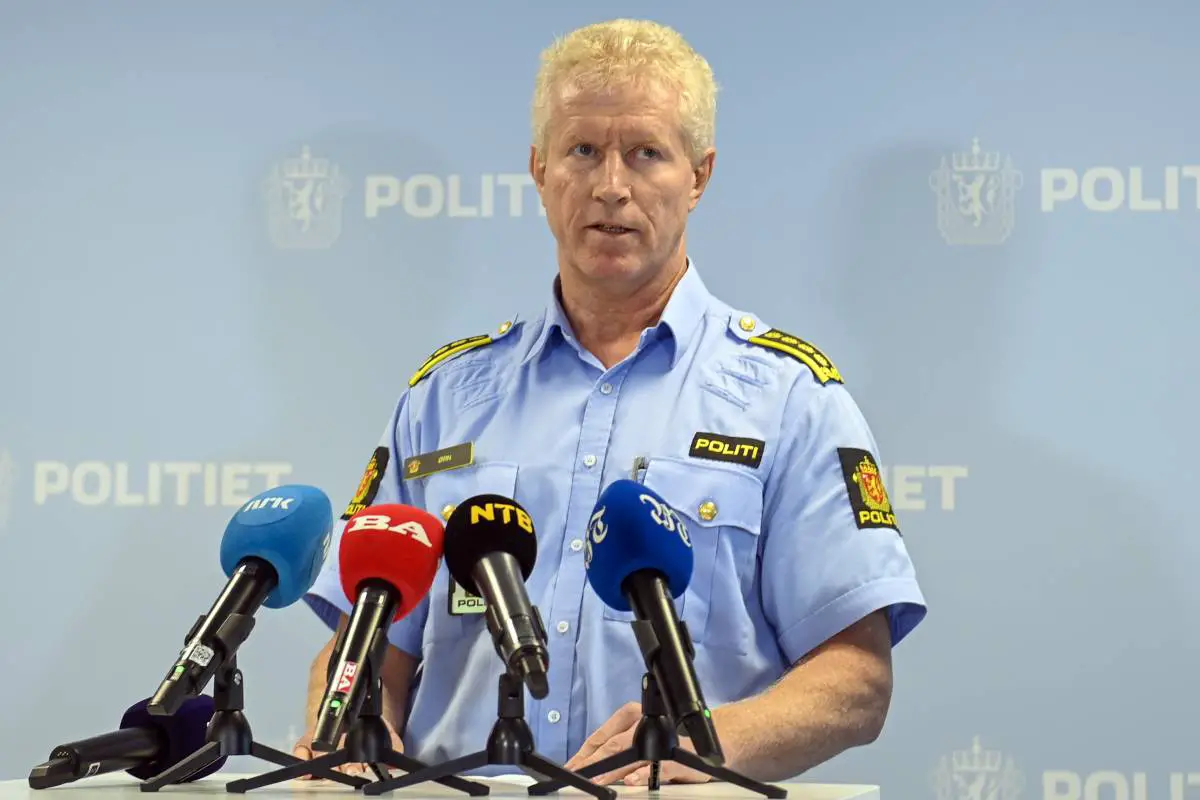 Conférence de presse de la police : les deux personnes poignardées au bureau de NAV à Bergen y étaient des employés 4 Conférence de presse de la police : les deux personnes poignardées au bureau de NAV à Bergen y étaient des employés - 3