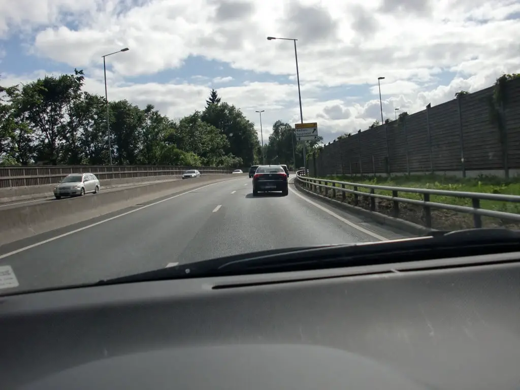 L'acheteur reçoit 70 000 NOK en compensation parce que la voiture avait été utilisée pour des funérailles 4 L'acheteur reçoit 70 000 NOK en compensation parce que la voiture avait été utilisée pour des funérailles - 3
