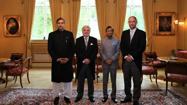 Nouveaux ambassadeurs d'Inde, d'Allemagne, du Pakistan et du Royaume-Uni 4 Nouveaux ambassadeurs d'Inde, d'Allemagne, du Pakistan et du Royaume-Uni - 3