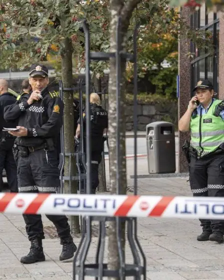 La police recherche l'adresse d'un homme soupçonné d'avoir poignardé deux employés de NAV à Bergen 2 La police recherche l'adresse d'un homme soupçonné d'avoir poignardé deux employés de NAV à Bergen - 1