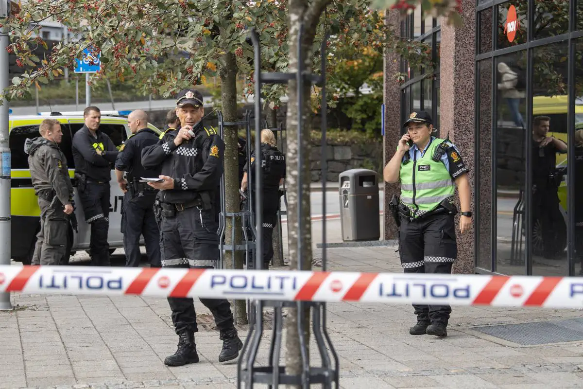 La police recherche l'adresse d'un homme soupçonné d'avoir poignardé deux employés de NAV à Bergen - 3