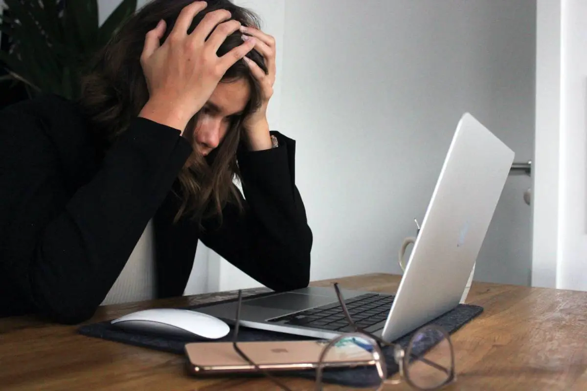 Plus de jeunes en Norvège sont victimes de harcèlement sexuel au travail, selon une nouvelle enquête - 3