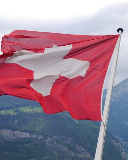 Un couple musulman se voit refuser la nationalité suisse pour avoir refusé de se serrer la main - 11