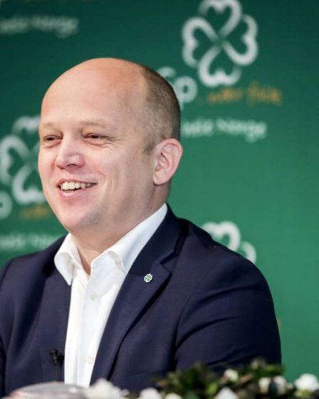 Le Parti du centre norvégien enregistre une augmentation du soutien des électeurs dans le nouveau sondage TV 2 5 Le Parti du centre norvégien enregistre une augmentation du soutien des électeurs dans le nouveau sondage TV 2 - 4