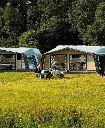Une famille a péri dans l'incendie d'une caravane 11 Une famille a péri dans l'incendie d'une caravane - 10